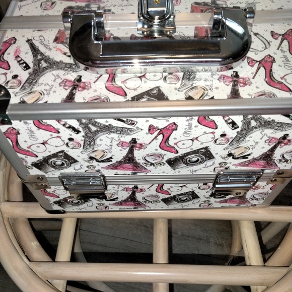 Chic Parisian Print Makeup Case Fashion Paris Fun - Picture 6 of 10